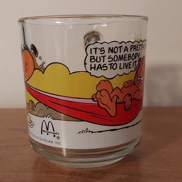Vtg.1978 Garfield McDonald's Glass Mugs - Picture 6 of 16